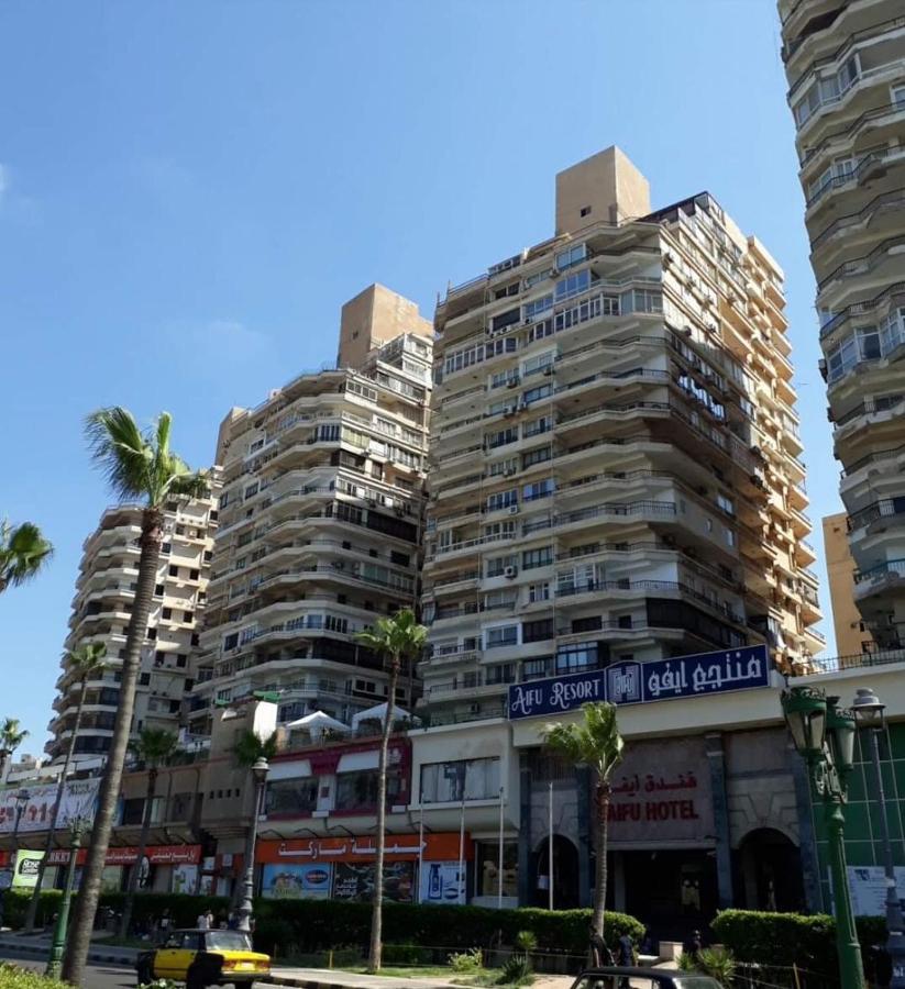 Sea & Garden View At Al-Muntazh Towers - إطلاله علي البحر و حدائق قصر المنتزه Alexandria Exterior photo